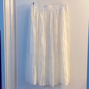 White lace skirt